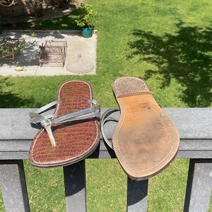 Sam Edelman Metallic Silver Thong Sandals Gold wTextured Footbed